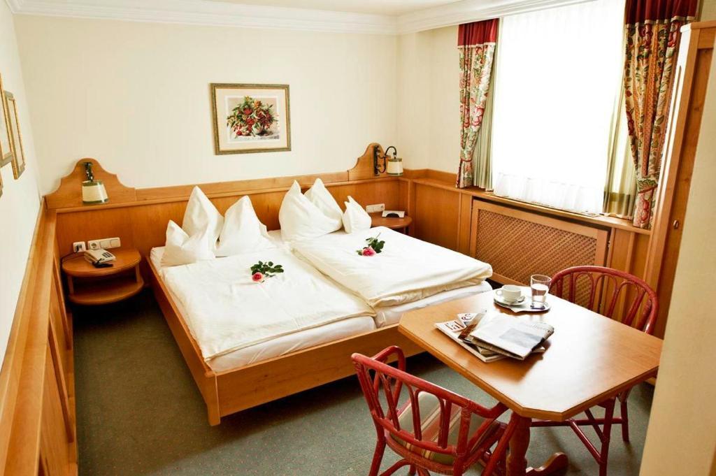 Hotel Lindner Vöcklabruck Rum bild